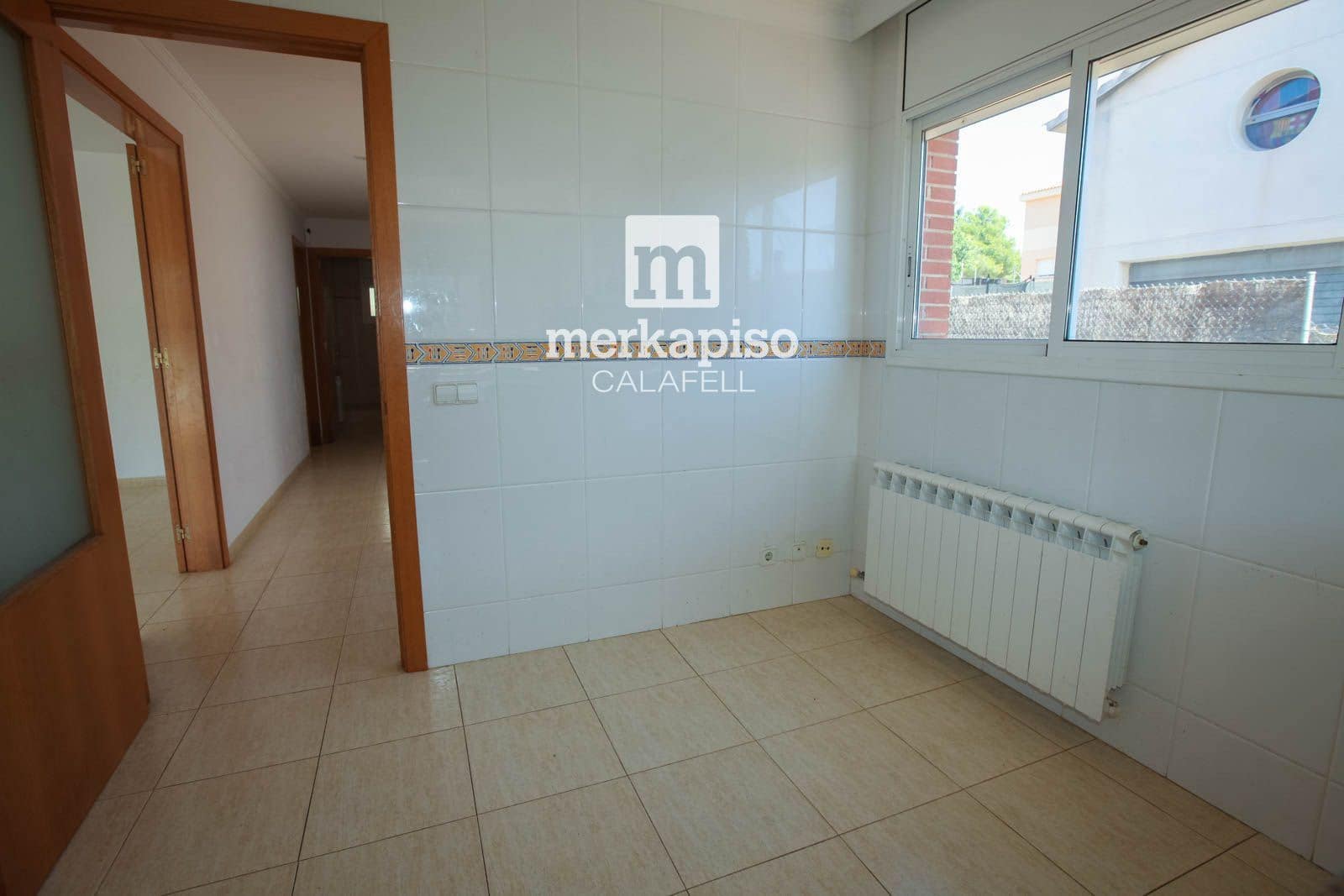 4 slaapkamer Villa te koop in Calafell met garage - € 650.000 (Ref: 9754250)