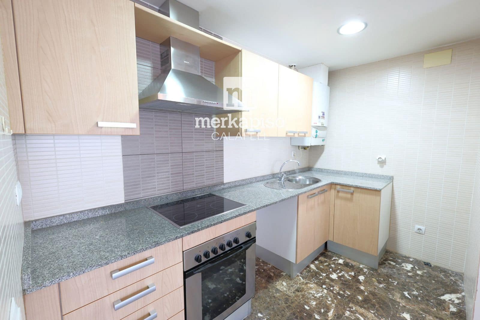 2 soverom Leilighet til salgs i El Vendrell med garasje - € 163 000 (Ref: 9756742)