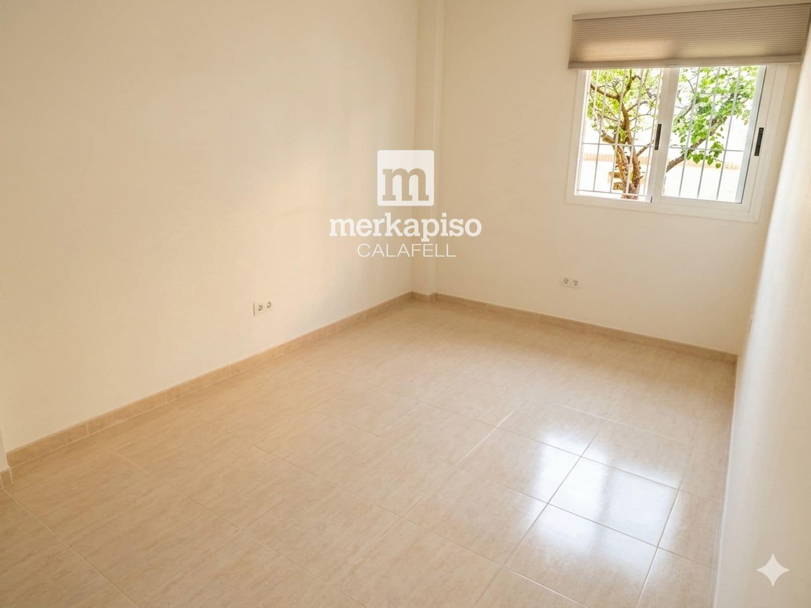 Kommersiell til salgs i El Vendrell - € 89 000 (Ref: 9762483)