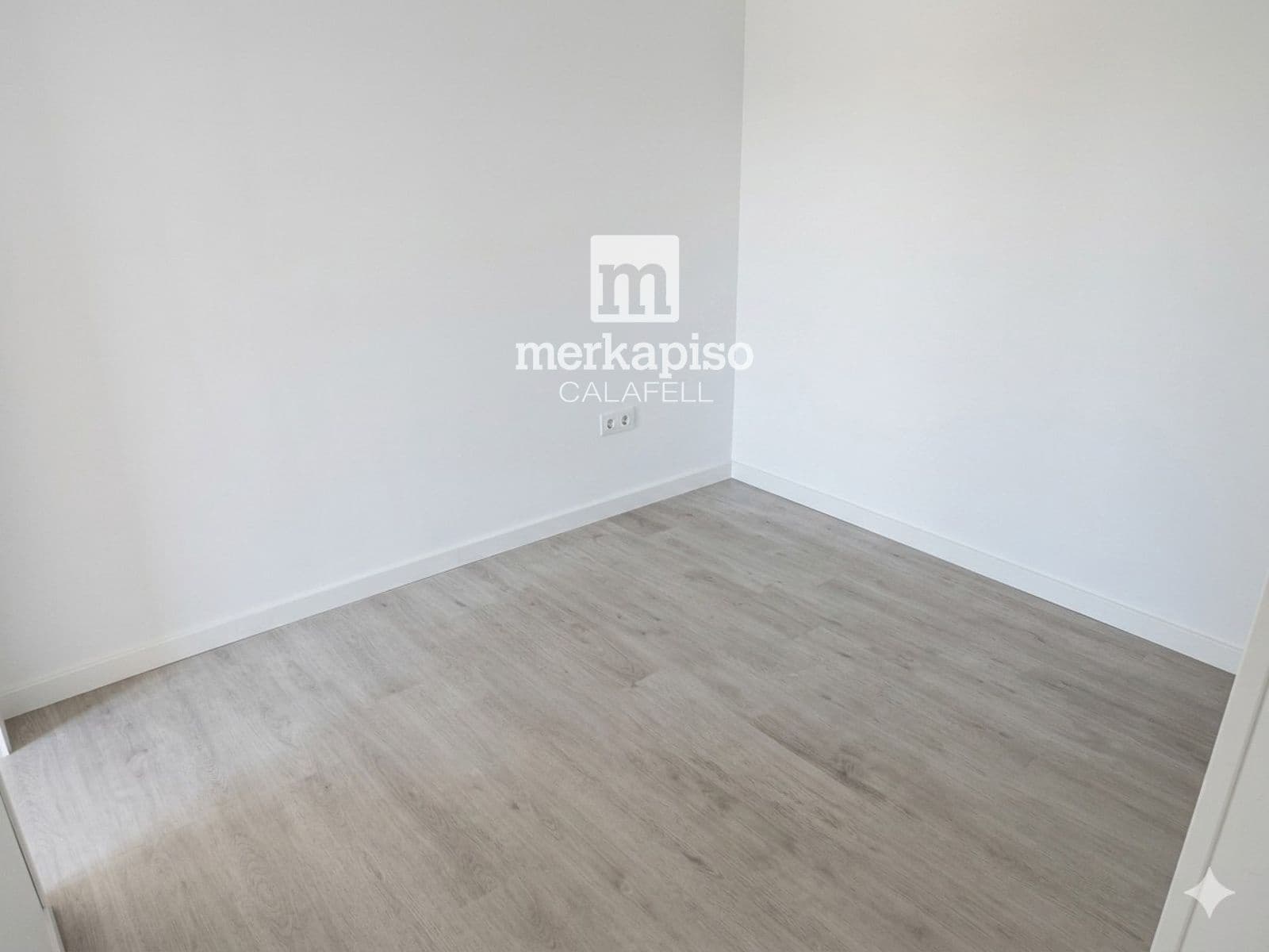 Kommersiell til salgs i El Vendrell - € 89 000 (Ref: 9762483)