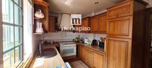 4 slaapkamer Villa te koop in Segur de Calafell, Calafell met zwembad - € 420.000 (Ref: 9769034)