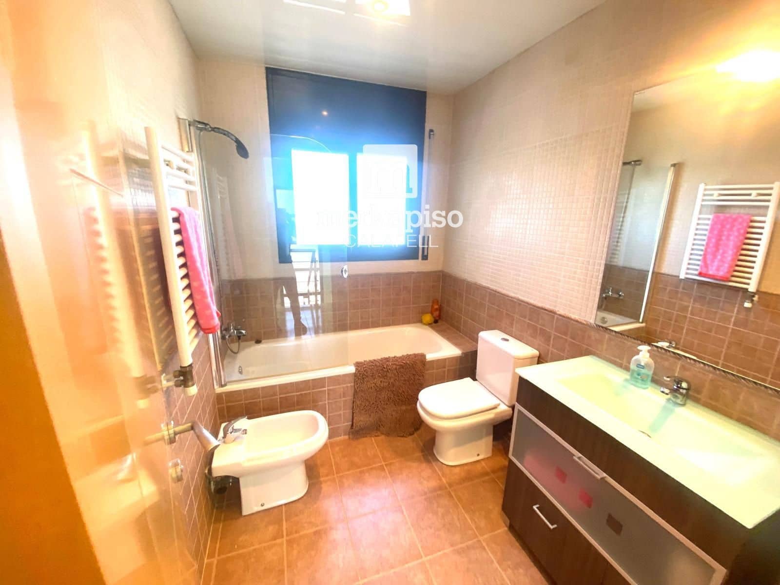 4 sypialnia Willa na sprzedaż w Segur de Calafell z basenem garażem - 475 000 € (Ref: 9777127)