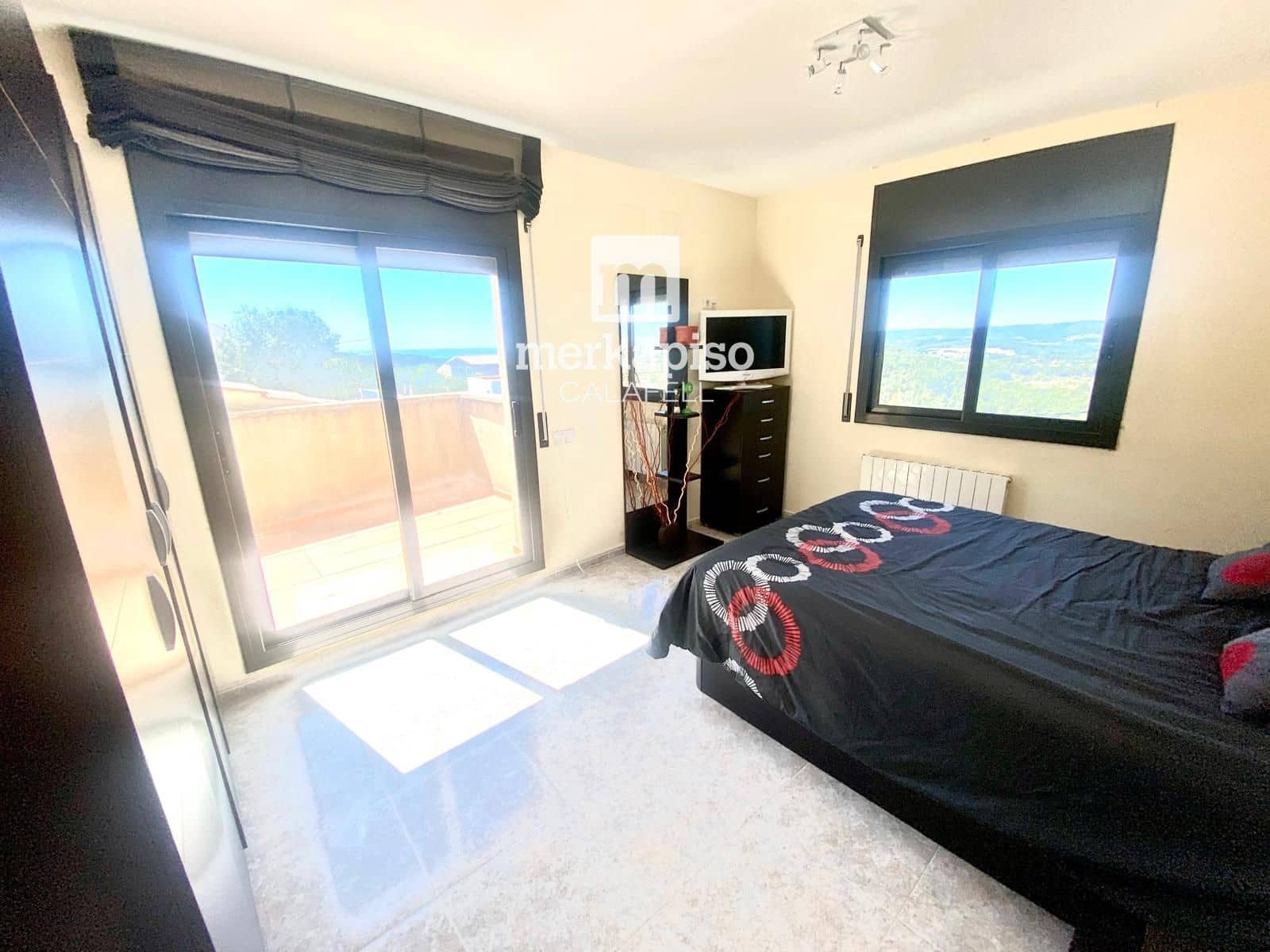 4 sypialnia Willa na sprzedaż w Segur de Calafell z basenem garażem - 475 000 € (Ref: 9777127)