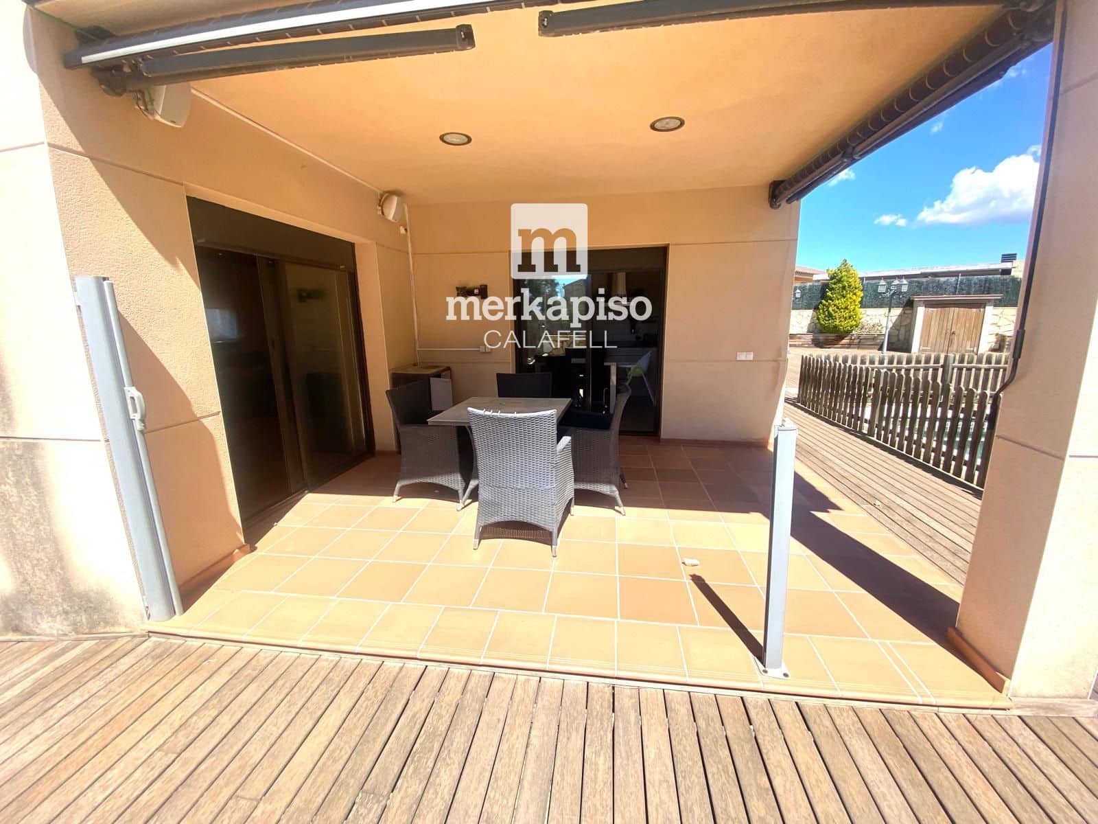 4 sypialnia Willa na sprzedaż w Segur de Calafell z basenem garażem - 475 000 € (Ref: 9777127)