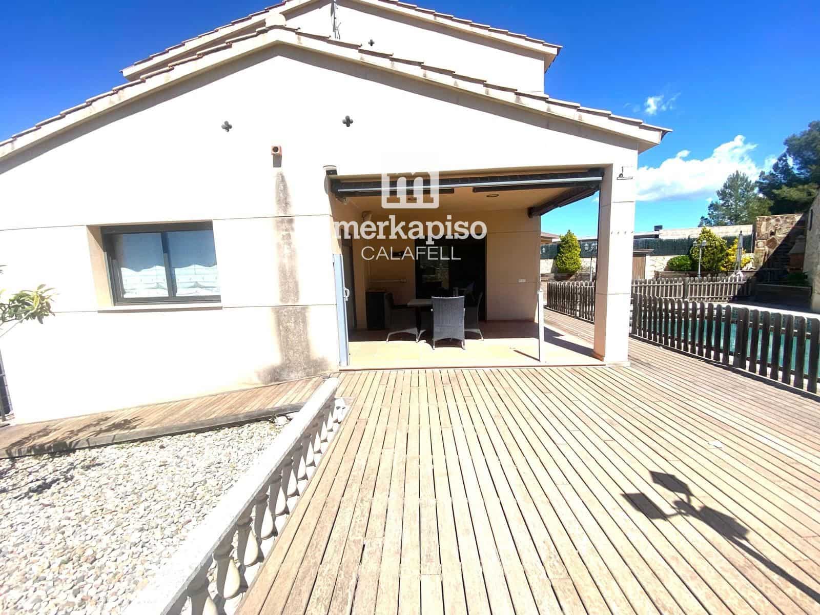 4 sypialnia Willa na sprzedaż w Segur de Calafell z basenem garażem - 475 000 € (Ref: 9777127)