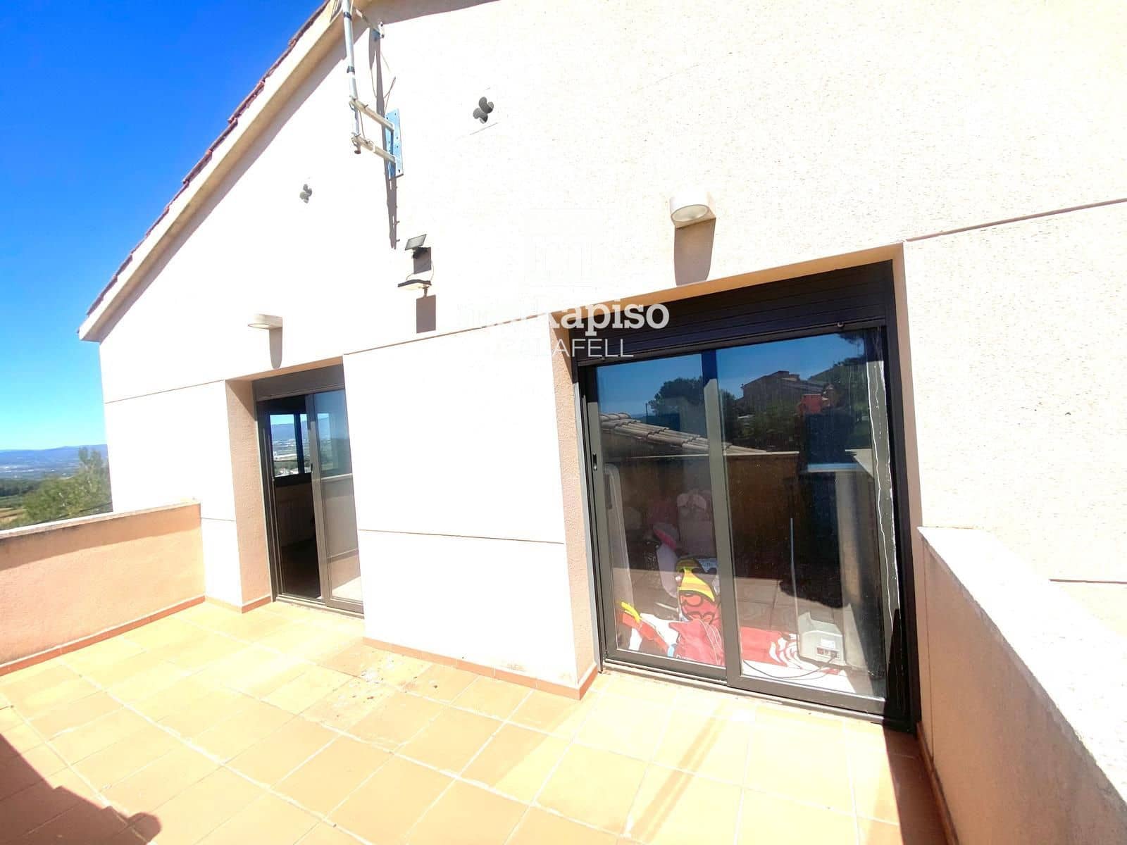 4 sypialnia Willa na sprzedaż w Segur de Calafell z basenem garażem - 449 000 € (Ref: 9777127)