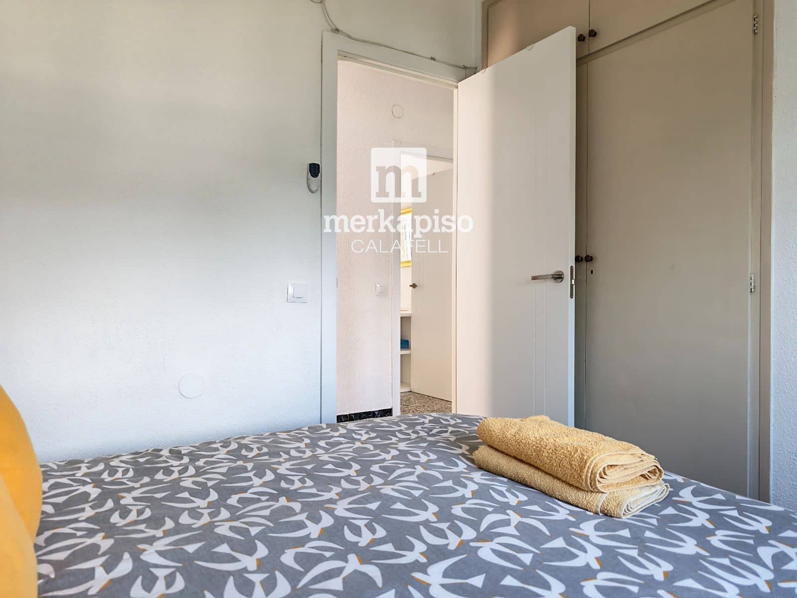 3 bedroom Villa for sale in Bellvei with pool garage - € 350,000 (Ref: 9777128)