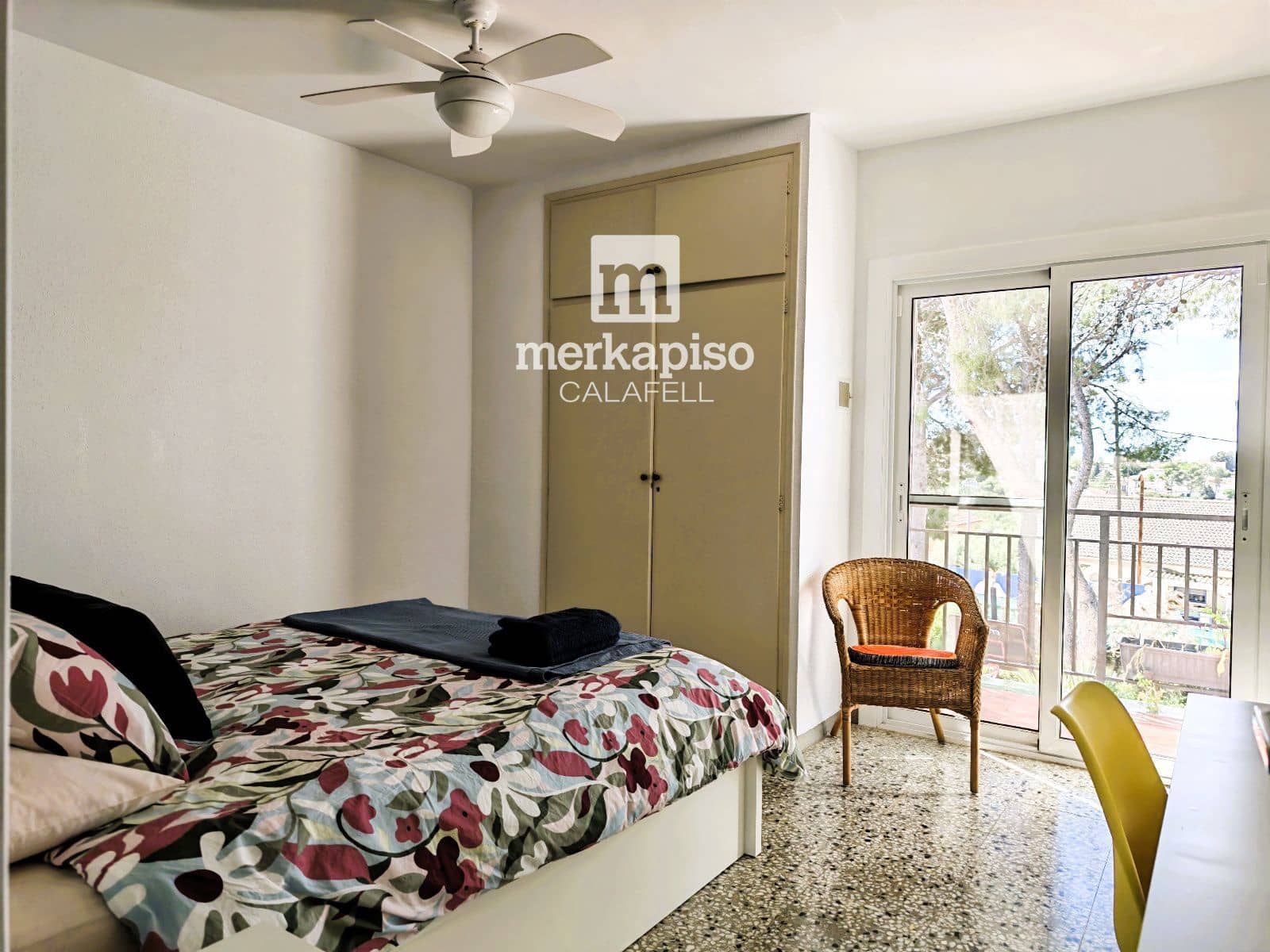 3 bedroom Villa for sale in Bellvei with pool garage - € 350,000 (Ref: 9777128)