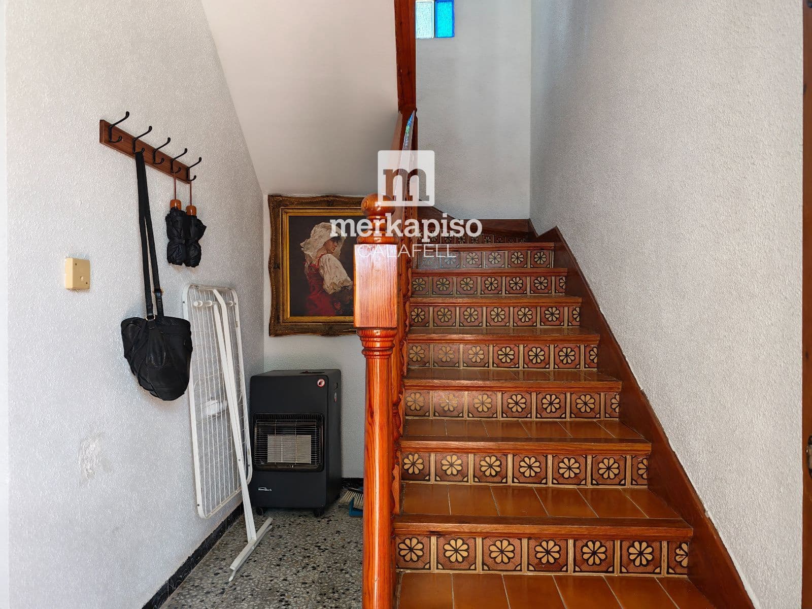 3 bedroom Villa for sale in Bellvei with pool garage - € 350,000 (Ref: 9777128)