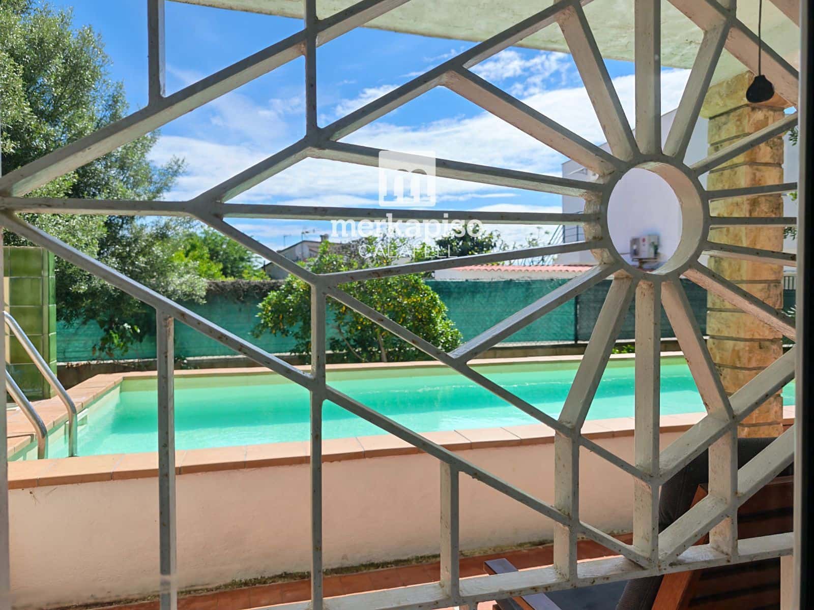 3 bedroom Villa for sale in Bellvei with pool garage - € 350,000 (Ref: 9777128)