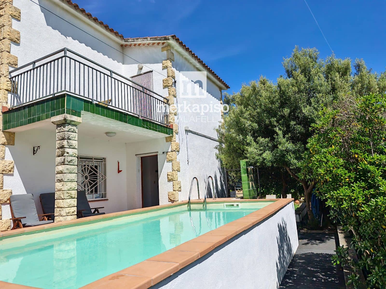3 bedroom Villa for sale in Bellvei with pool garage - € 350,000 (Ref: 9777128)