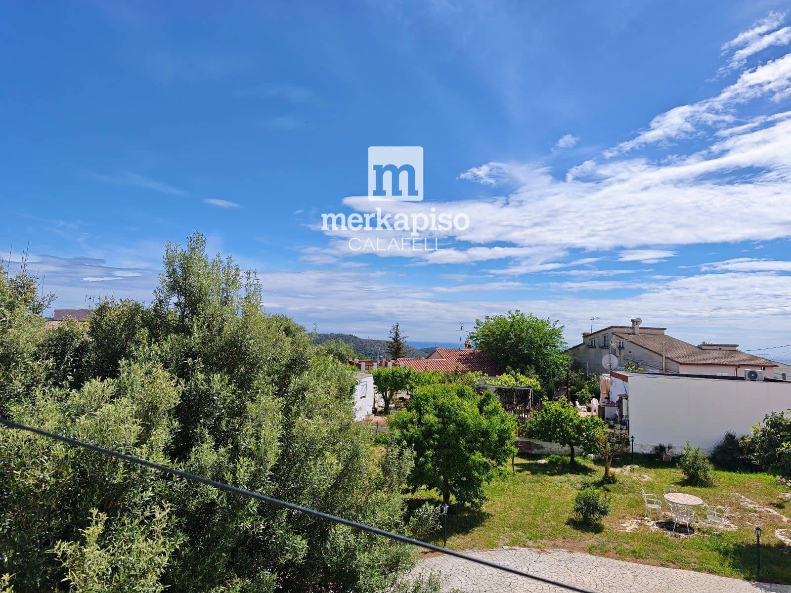 3 bedroom Villa for sale in Bellvei with pool garage - € 350,000 (Ref: 9777128)