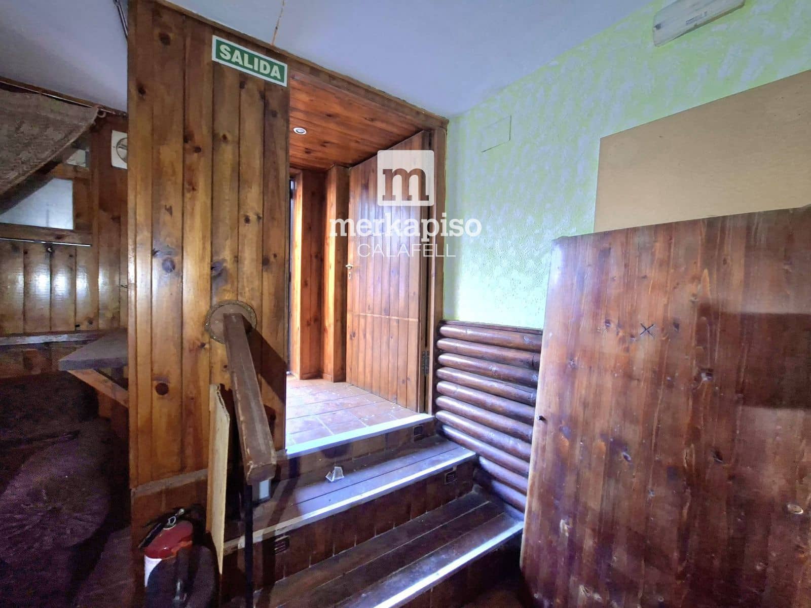 Commercial for sale in Torredembarra - € 68,000 (Ref: 9777129)