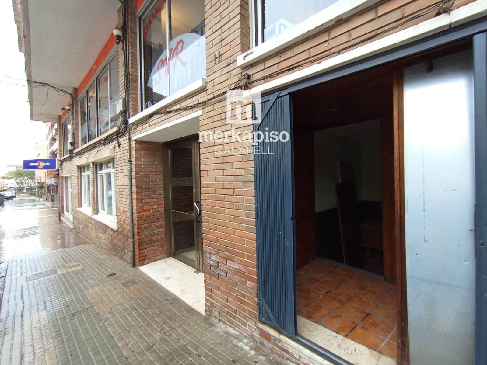 Commercial for sale in Torredembarra - € 68,000 (Ref: 9777129)