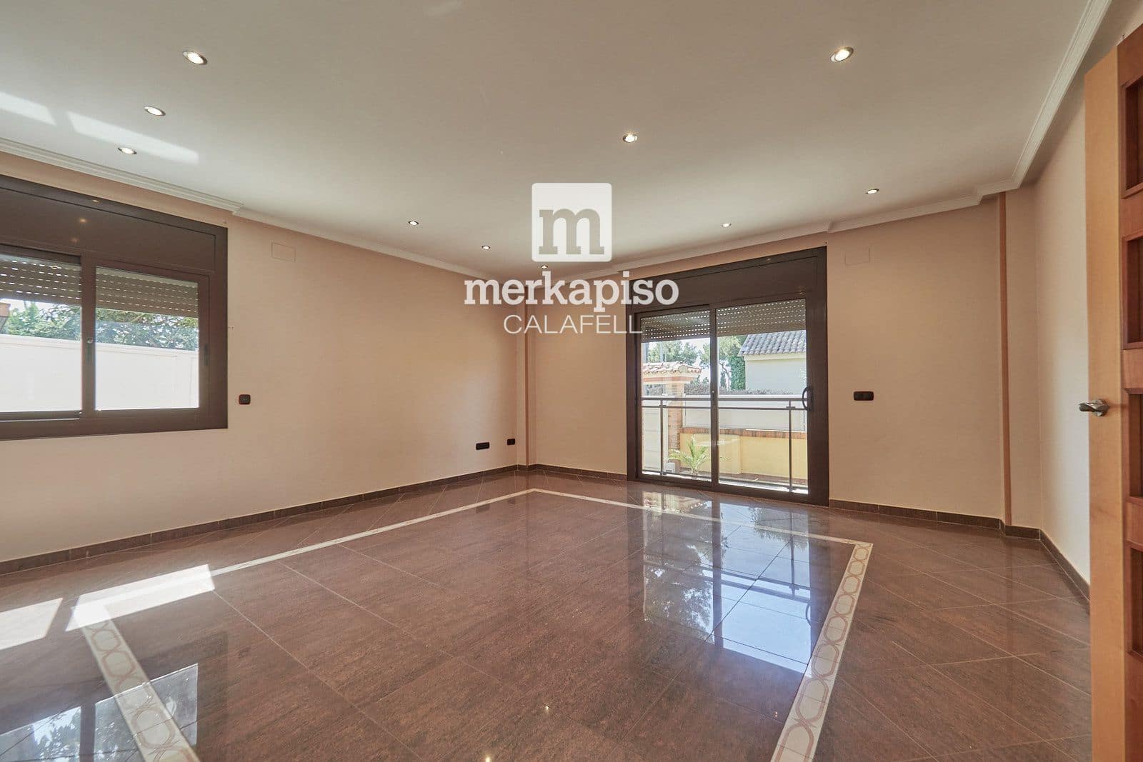 5 camera da letto Villa in vendita in Segur de Calafell con piscina garage - 590.000 € (Rif: 9777132)