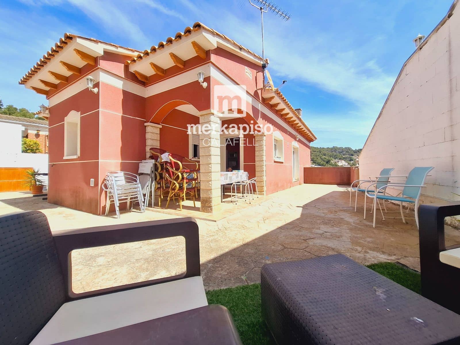 4 quarto Moradia para venda em Castellet i la Gornal com piscina garagem - 362 000 € (Ref: 9814747)