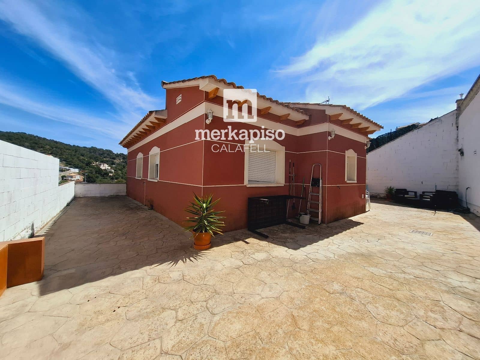 4 quarto Moradia para venda em Castellet i la Gornal com piscina garagem - 362 000 € (Ref: 9814747)