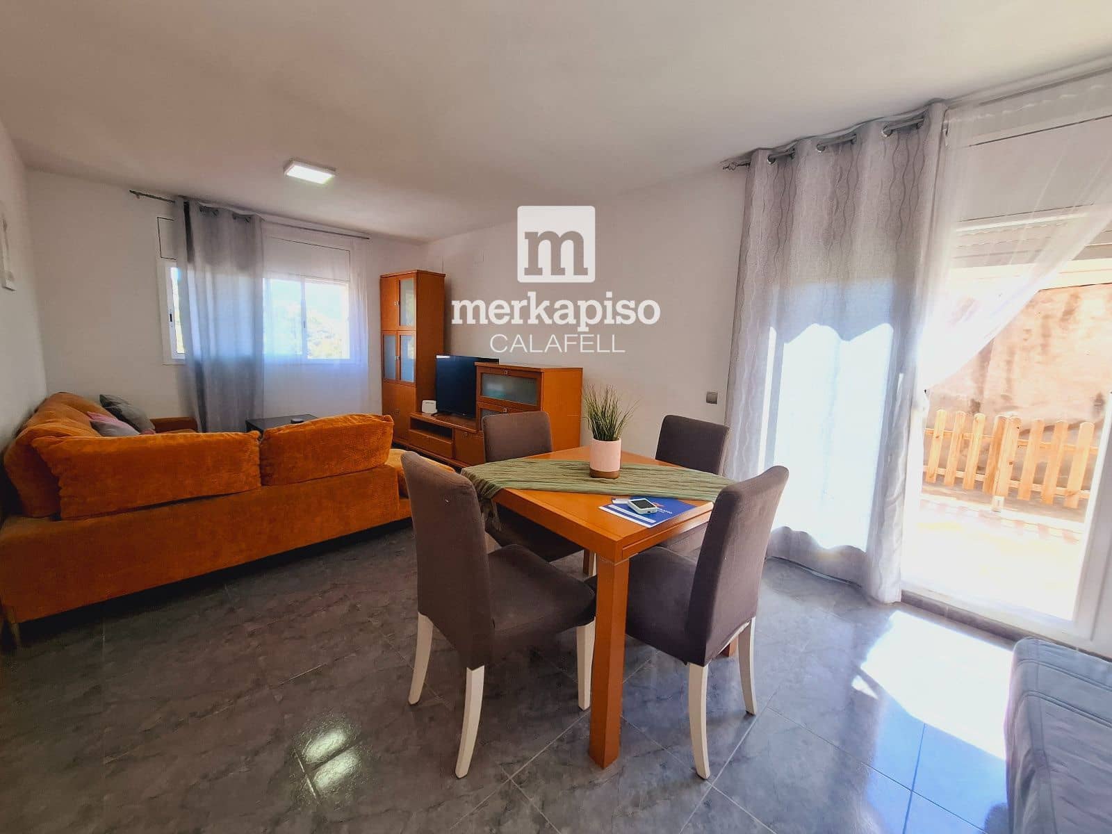 4 quarto Moradia para venda em Castellet i la Gornal com piscina garagem - 362 000 € (Ref: 9814747)