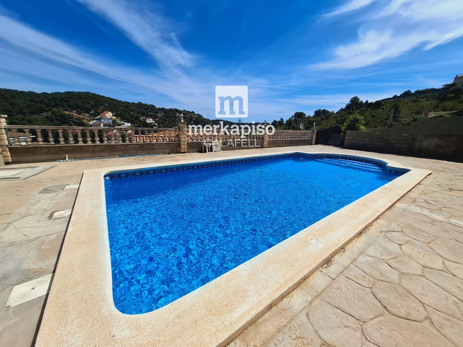 4 quarto Moradia para venda em Castellet i la Gornal com piscina garagem - 362 000 € (Ref: 9814747)