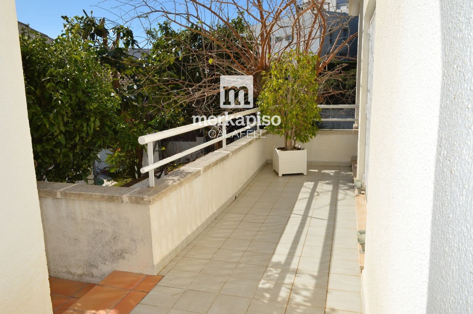 5 bedroom Villa for sale in Calafell with garage - € 510,000 (Ref: 9819735)