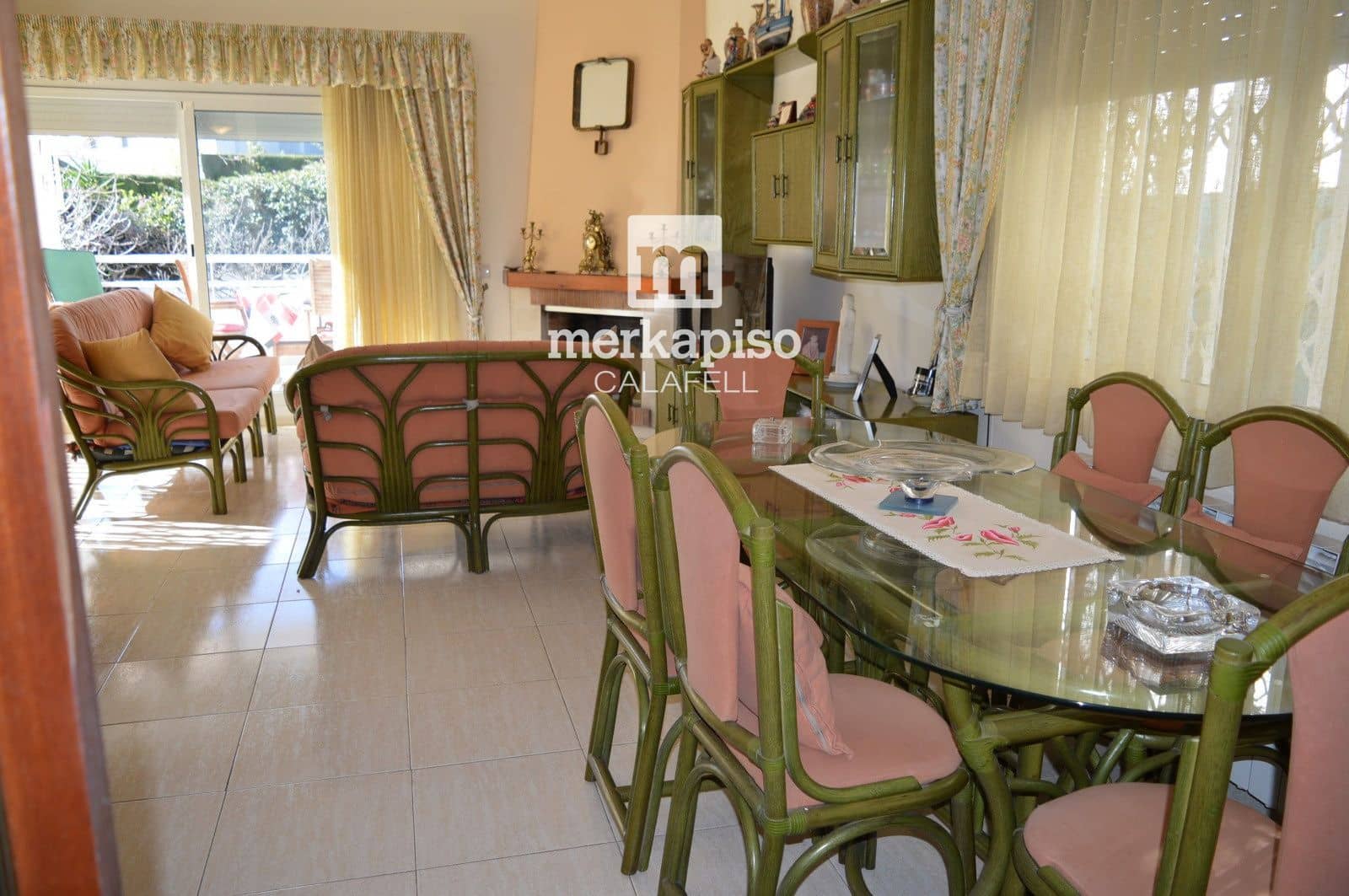 5 bedroom Villa for sale in Calafell with garage - € 510,000 (Ref: 9819735)