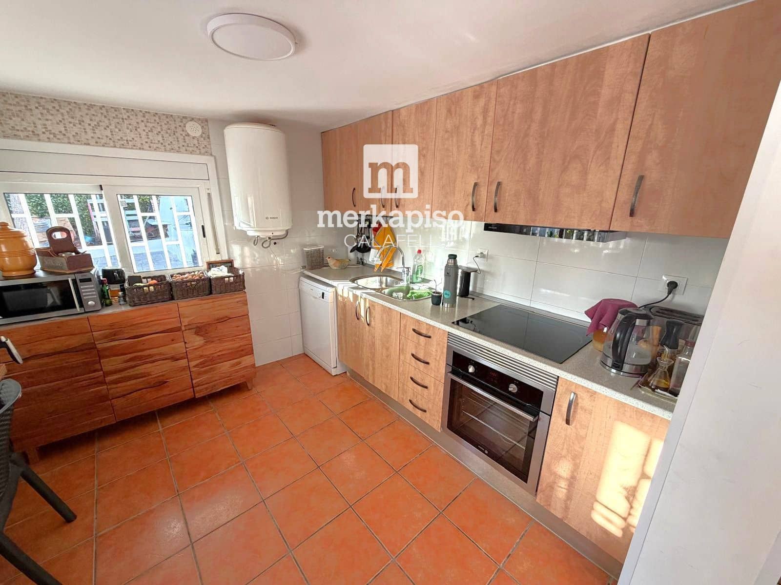 3 bedroom Villa for sale in Bellvei - € 210,000 (Ref: 9824224)