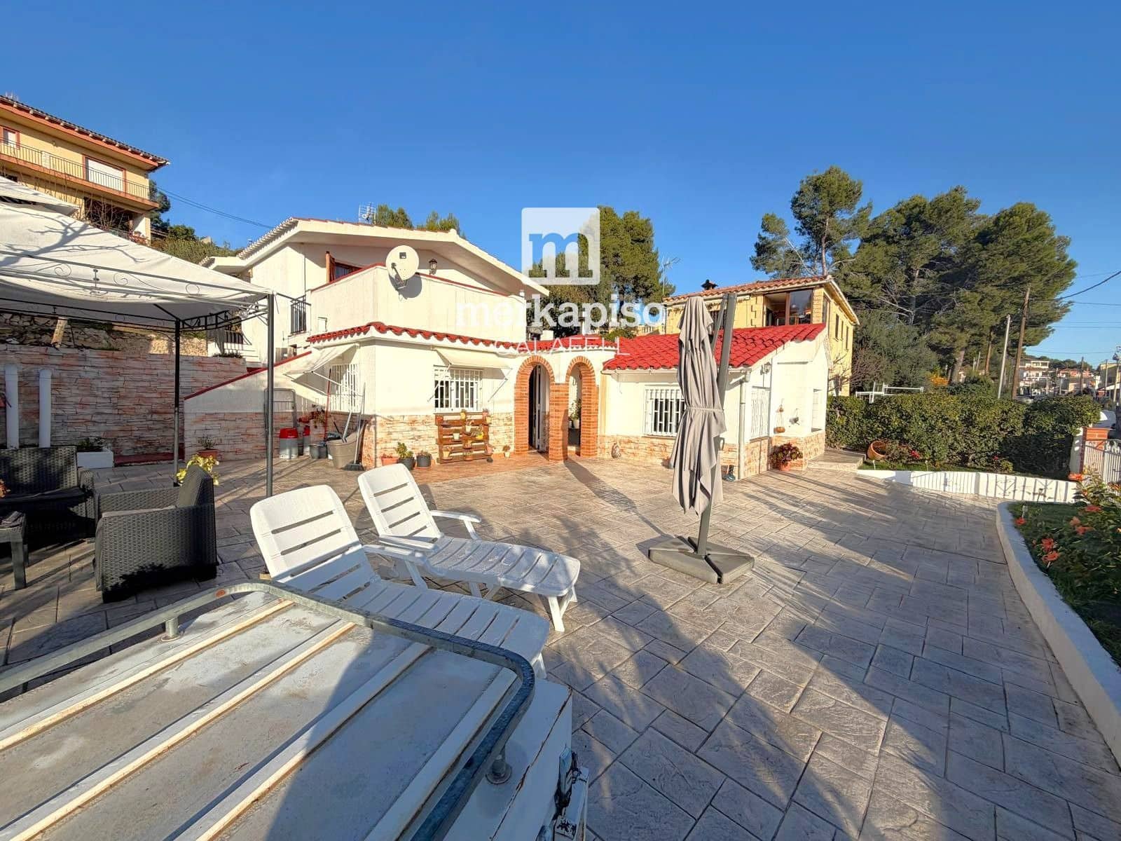 3 bedroom Villa for sale in Bellvei - € 210,000 (Ref: 9824224)