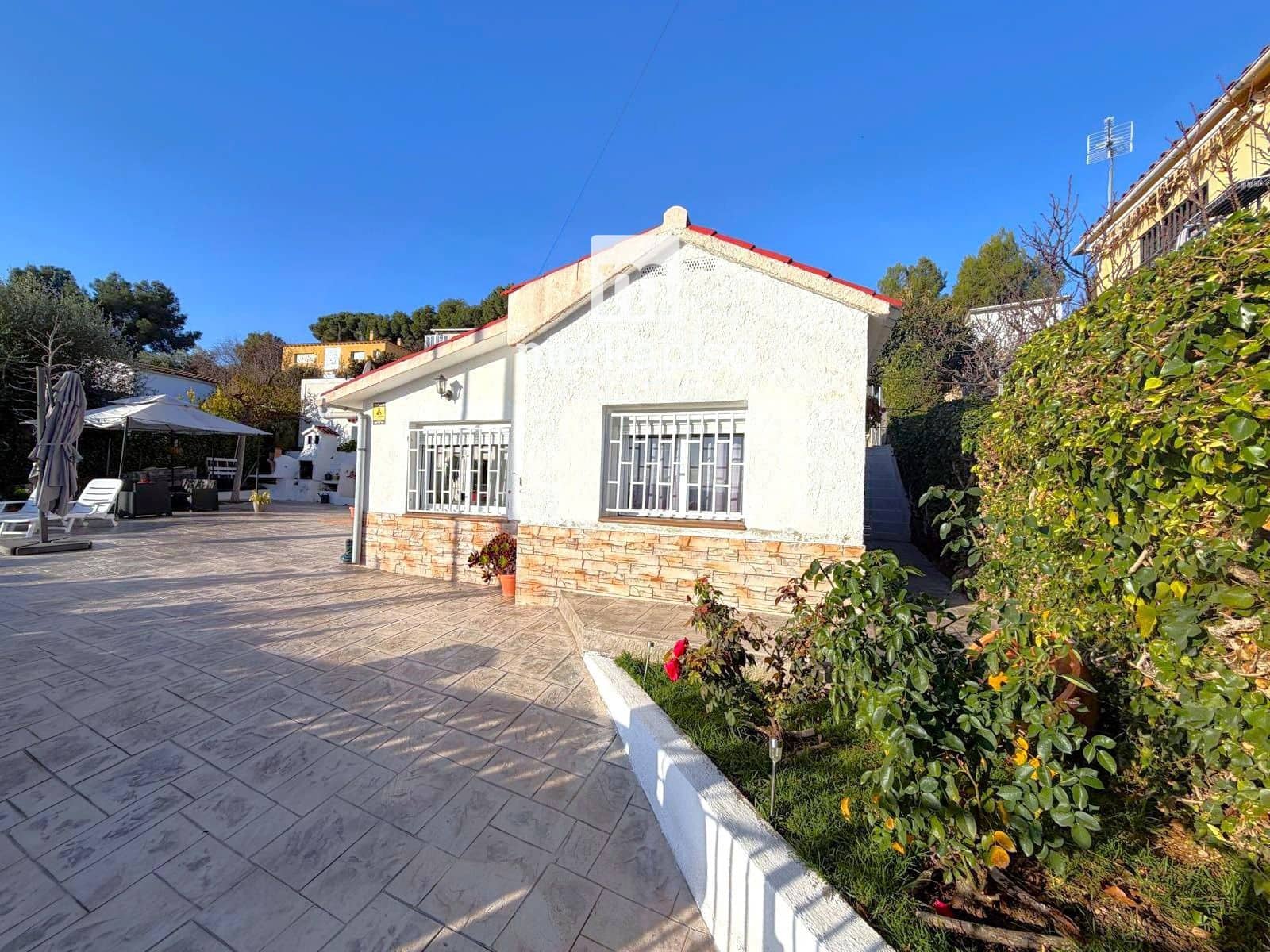 3 bedroom Villa for sale in Bellvei - € 210,000 (Ref: 9824224)