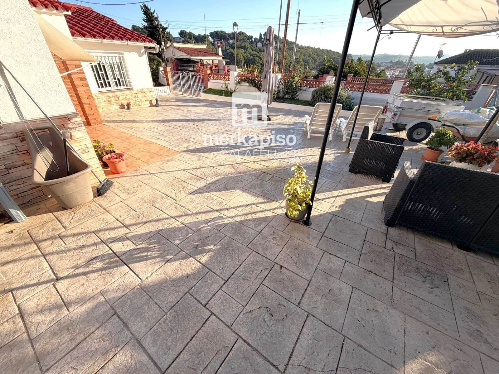 3 bedroom Villa for sale in Bellvei - € 210,000 (Ref: 9824224)