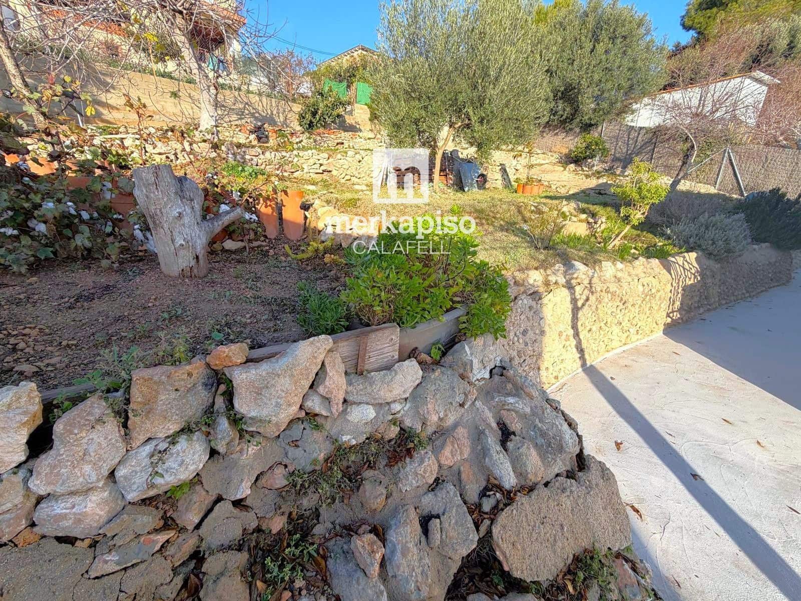 3 bedroom Villa for sale in Bellvei - € 210,000 (Ref: 9824224)