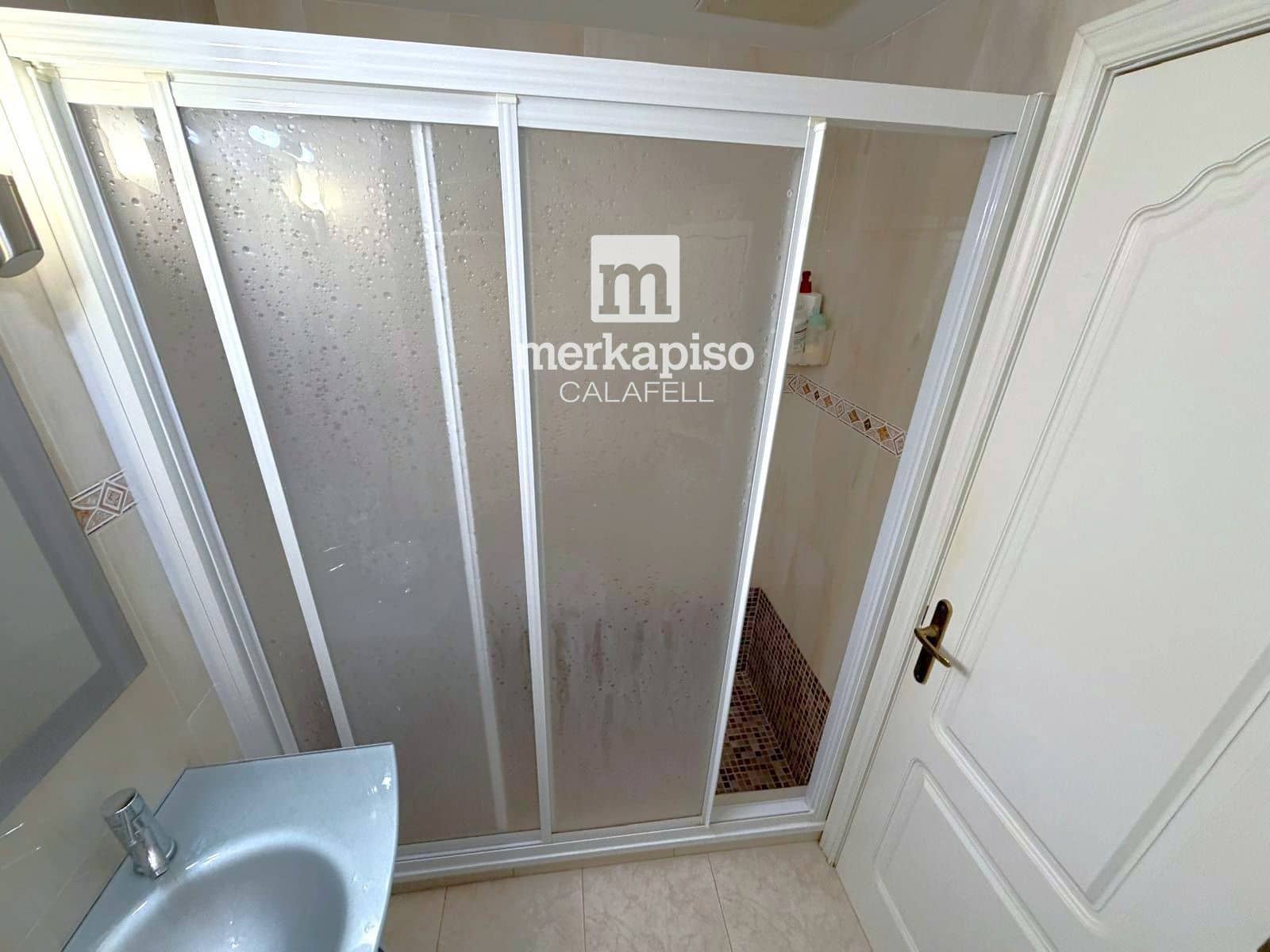Piso de 3 habitaciones en Calafell en venta con piscina garaje - 365.000 € (Ref: 9825822)