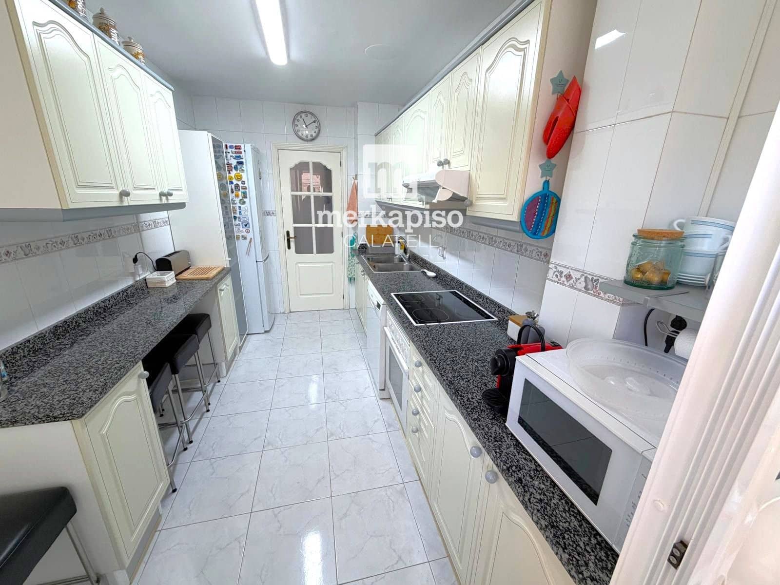 Piso de 3 habitaciones en Calafell en venta con piscina garaje - 365.000 € (Ref: 9825822)