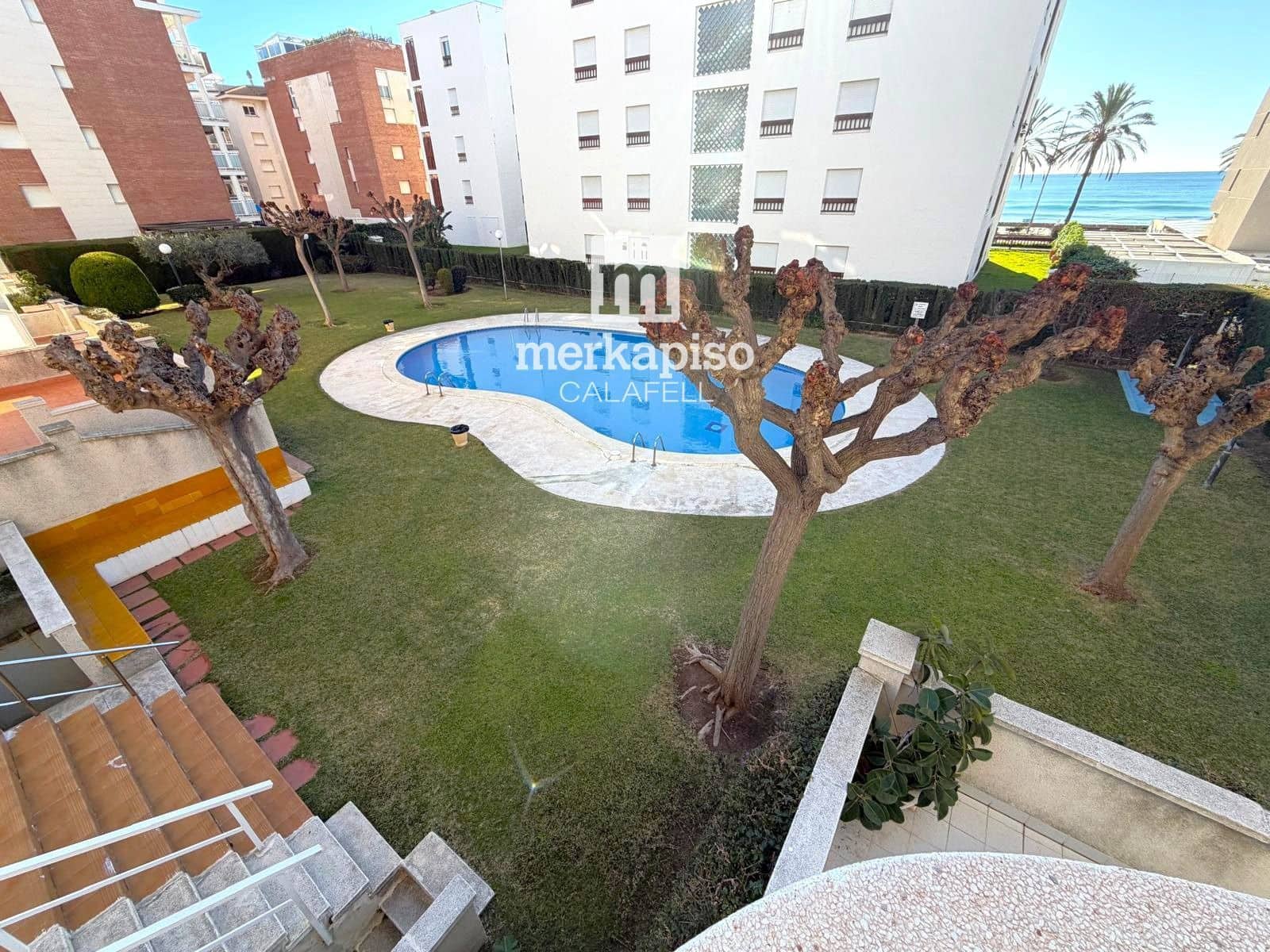 Piso de 3 habitaciones en Calafell en venta con piscina garaje - 365.000 € (Ref: 9825822)