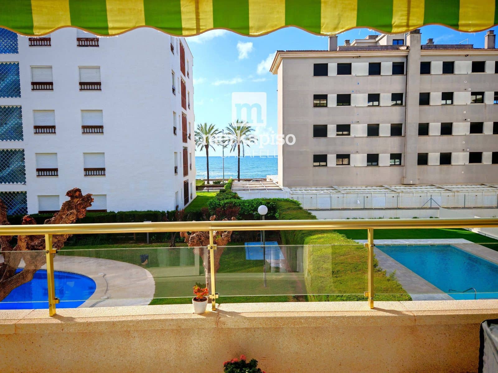 Piso de 3 habitaciones en Calafell en venta con piscina garaje - 365.000 € (Ref: 9825822)