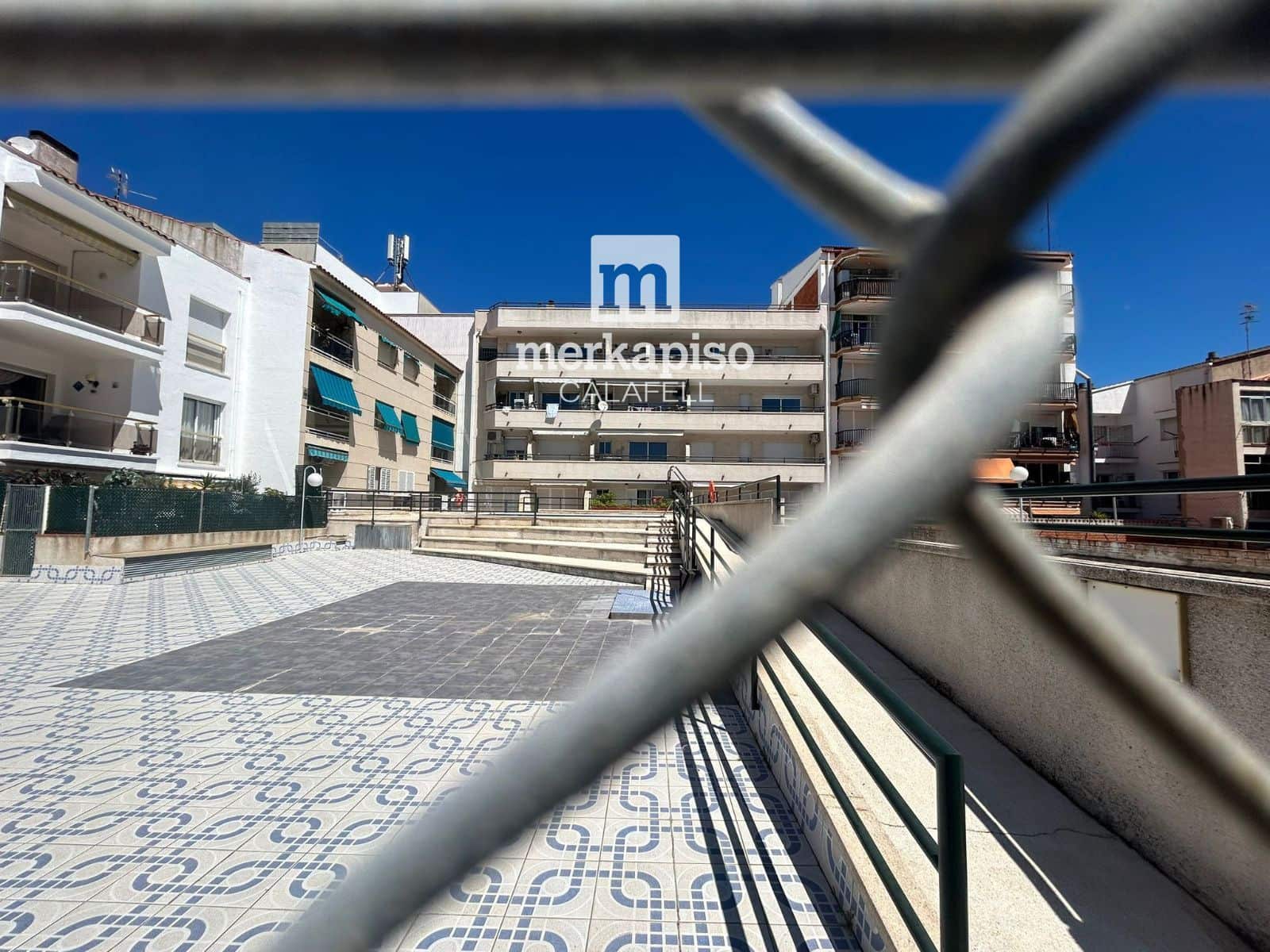 Piso de 3 habitaciones en Calafell en venta con piscina garaje - 239.000 € (Ref: 9841881)