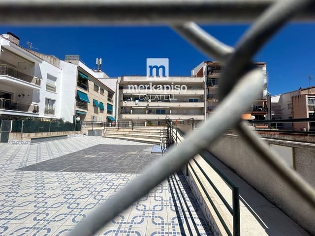 Piso de 3 habitaciones en Calafell en venta con piscina garaje - 239.000 € (Ref: 9841881)