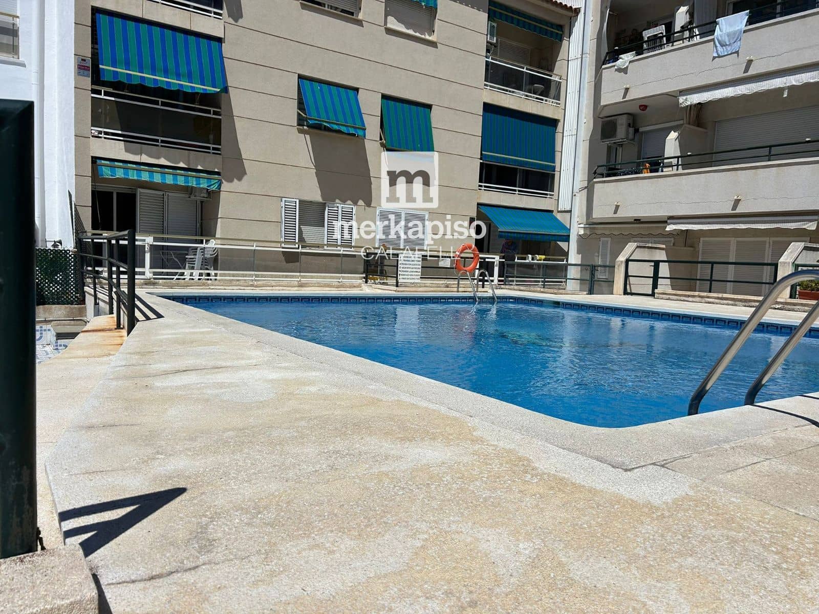 Piso de 3 habitaciones en Calafell en venta con piscina garaje - 239.000 € (Ref: 9841881)