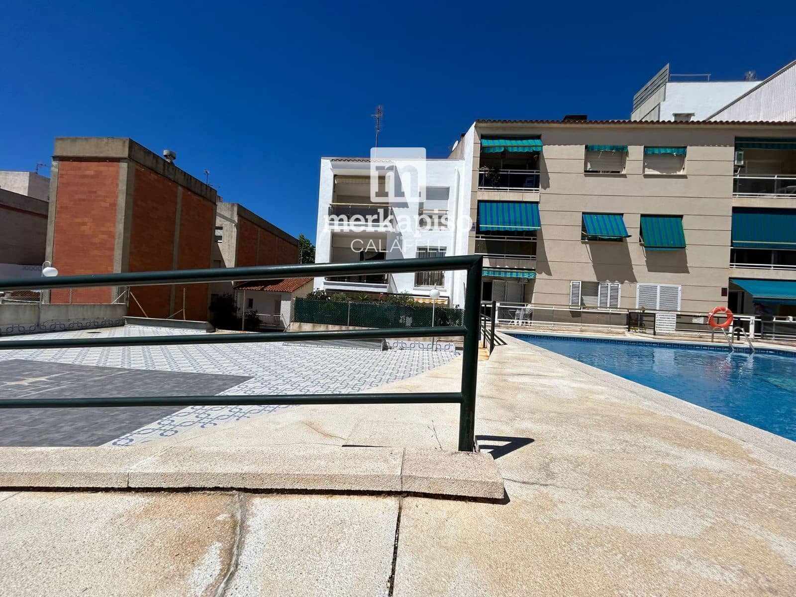 Piso de 3 habitaciones en Calafell en venta con piscina garaje - 239.000 € (Ref: 9841881)