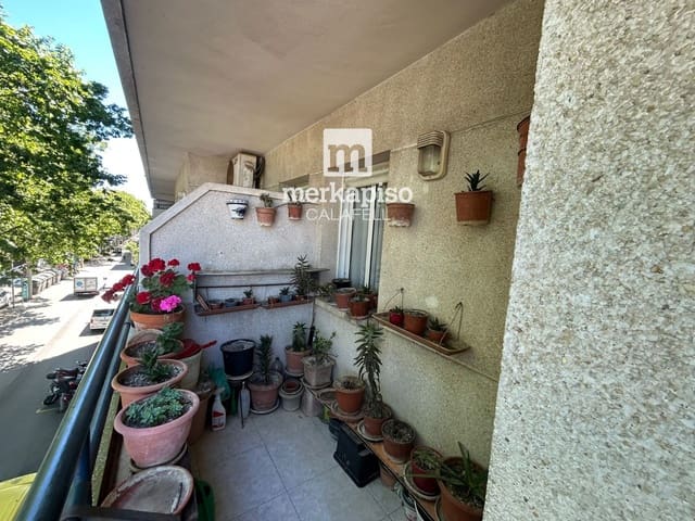 Piso de 3 habitaciones en Calafell en venta con piscina garaje - 239.000 € (Ref: 9841881)