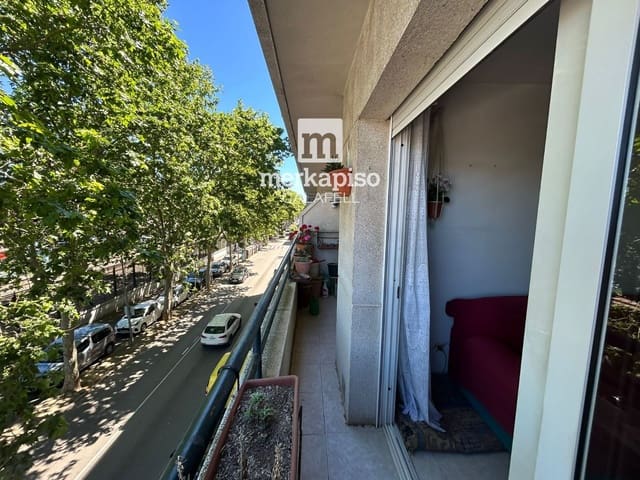 Piso de 3 habitaciones en Calafell en venta con piscina garaje - 239.000 € (Ref: 9841881)