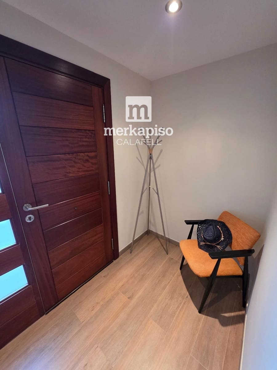 4 makuuhuone Omakotitalo myytävänä paikassa La Nou de Gaia mukana 
autotalli - 299 999 € (Ref: 9853070)