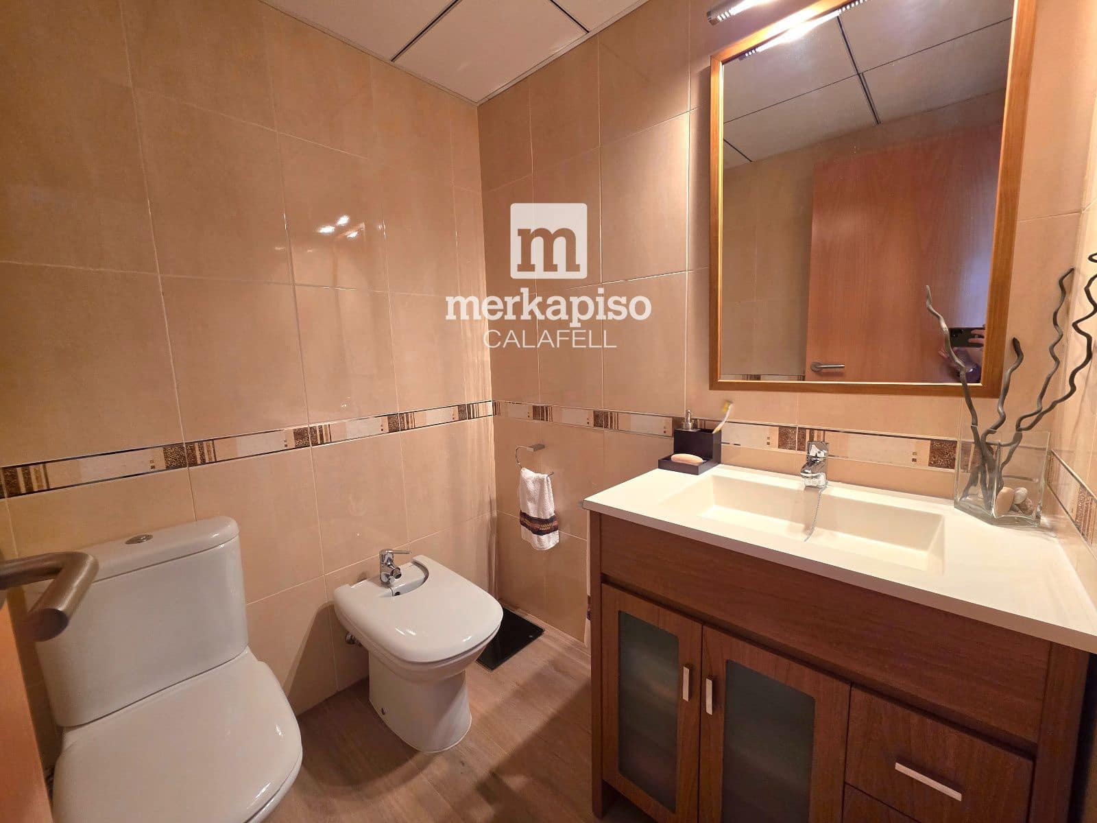 4 makuuhuone Omakotitalo myytävänä paikassa La Nou de Gaia mukana 
autotalli - 299 999 € (Ref: 9853070)