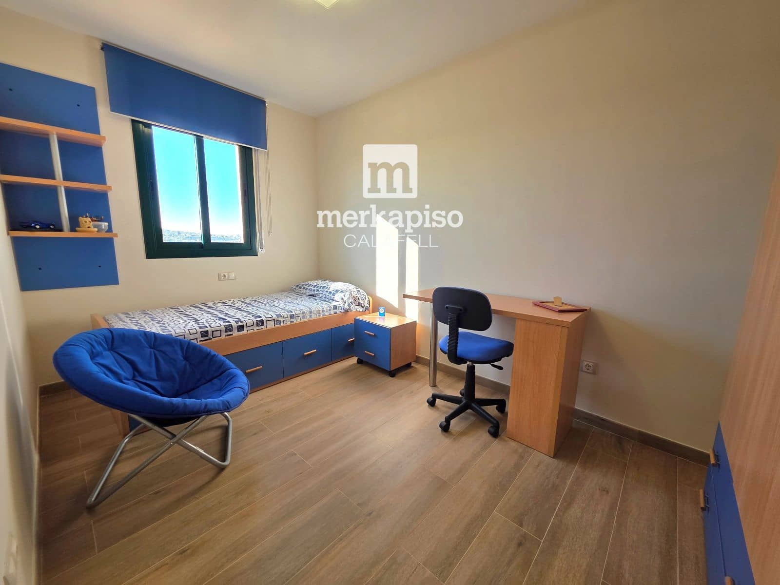 4 makuuhuone Omakotitalo myytävänä paikassa La Nou de Gaia mukana 
autotalli - 299 999 € (Ref: 9853070)