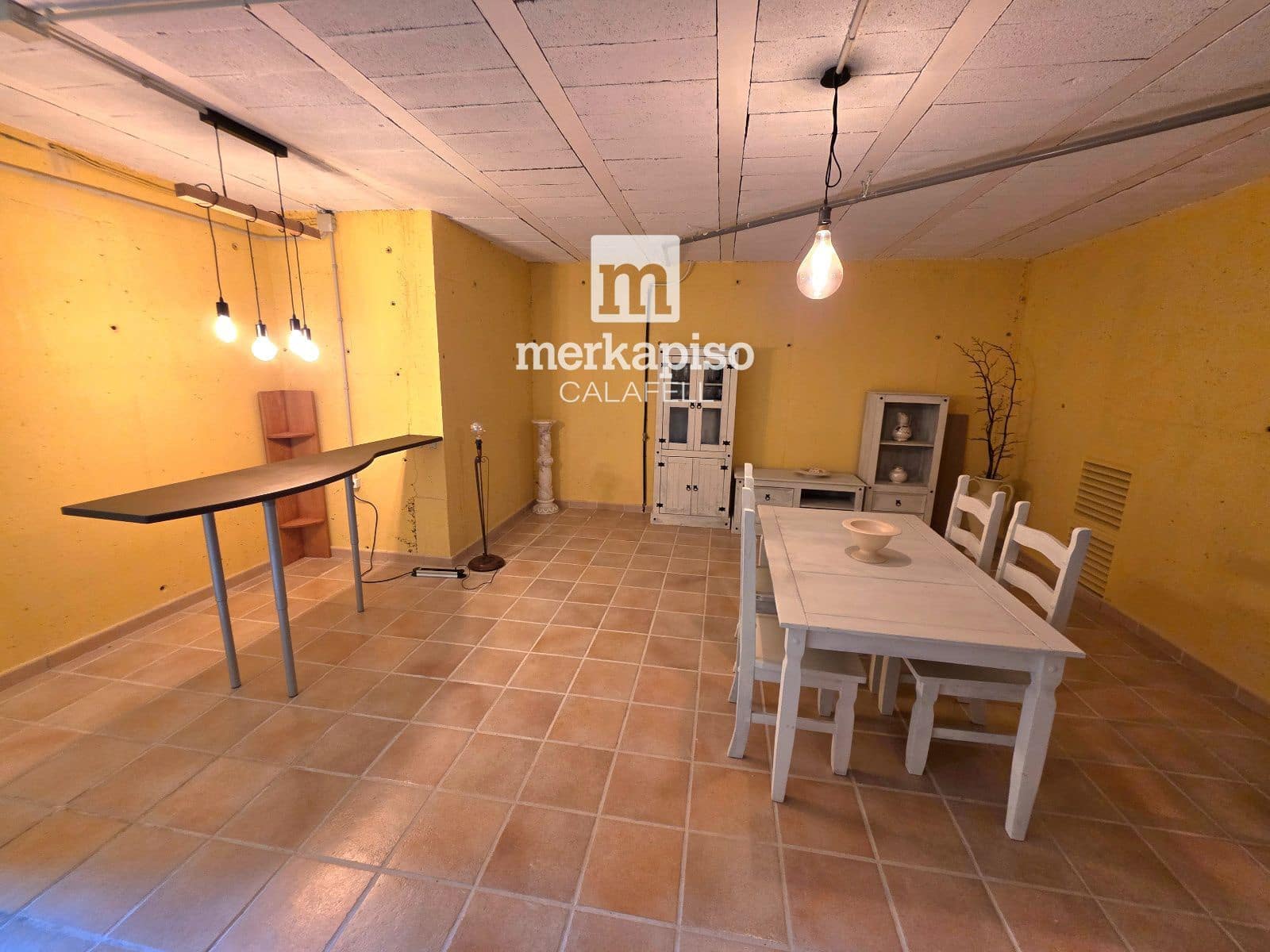 4 makuuhuone Omakotitalo myytävänä paikassa La Nou de Gaia mukana 
autotalli - 299 999 € (Ref: 9853070)