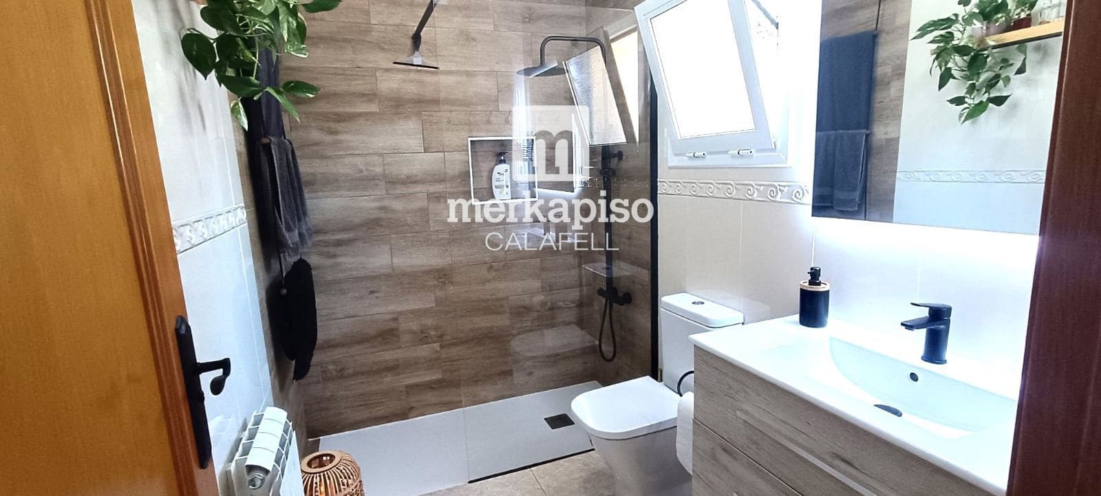 4 bedroom Villa for sale in Segur de Calafell with pool garage - € 369,000 (Ref: 9863446)