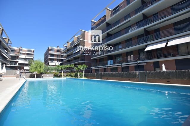 Piso de 3 habitaciones en Calafell en venta con piscina garaje - 569.000 € (Ref: 9865568)