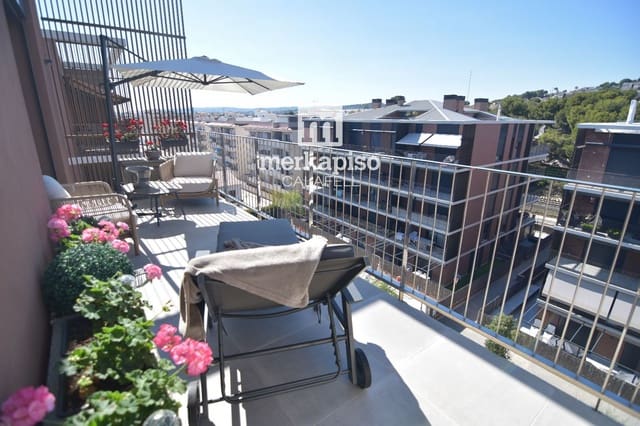 Piso de 3 habitaciones en Calafell en venta con piscina garaje - 569.000 € (Ref: 9865568)