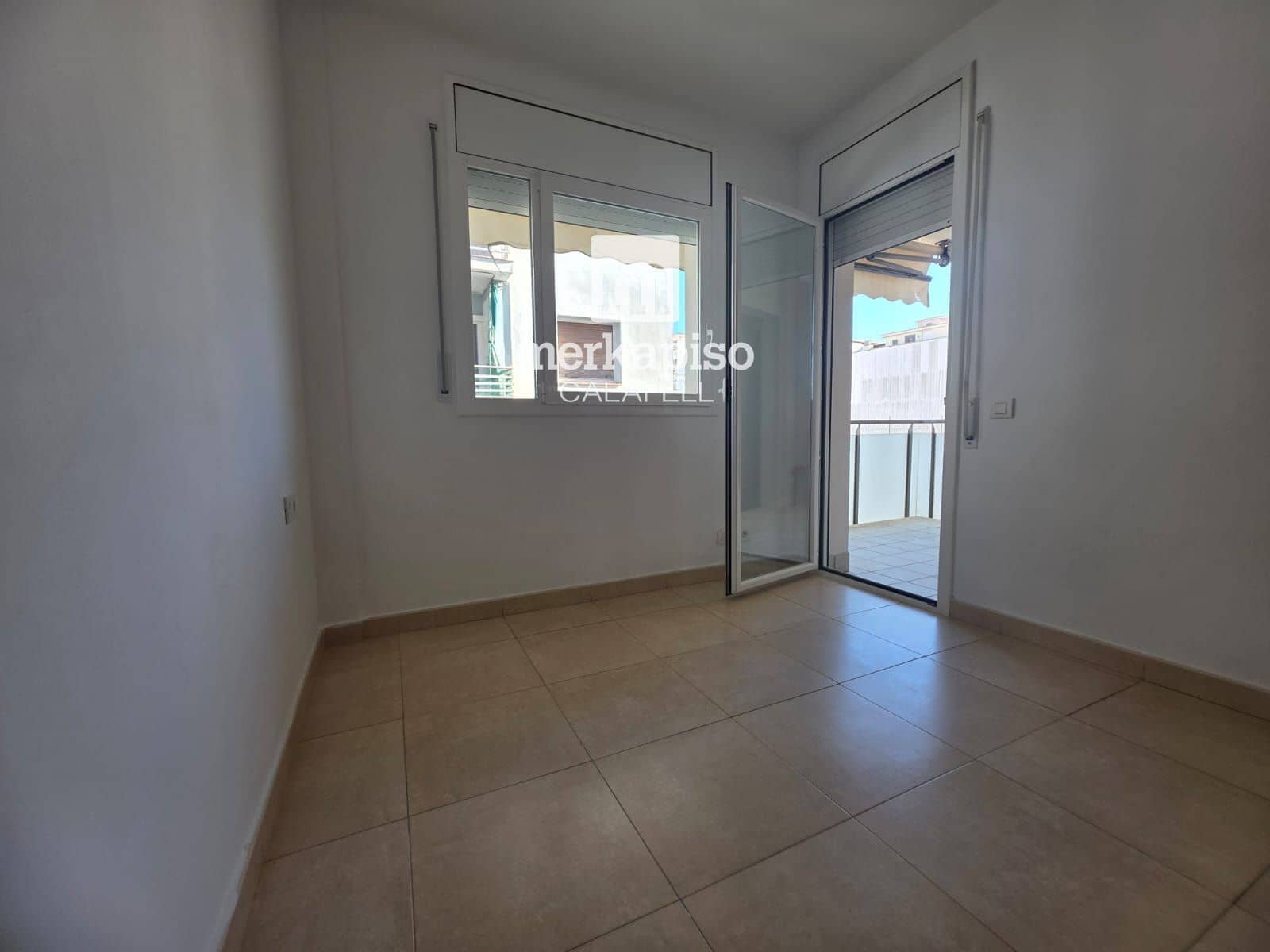 3 bedroom Flat for sale in Calafell with garage - € 260,000 (Ref: 9873879)