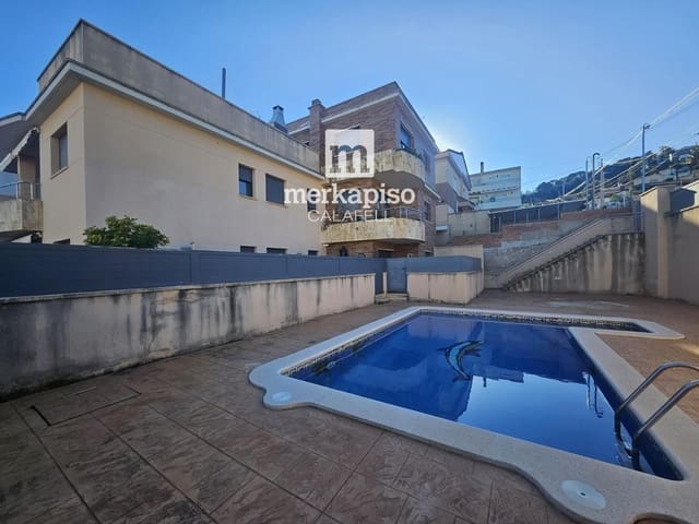 2 makuuhuone Asunto myytävänä paikassa Segur de Calafell, Calafell mukana uima-altaan 
autotalli - 215 000 € (Ref: 9873880)