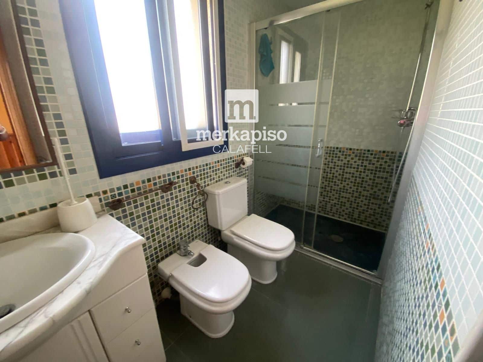 4 bedroom Townhouse for rent in Calafell with garage - € 1,100 (Ref: 9883863)
